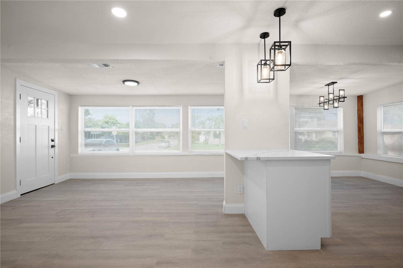 3445 40TH STREET N, St Petersburg, FL 33713