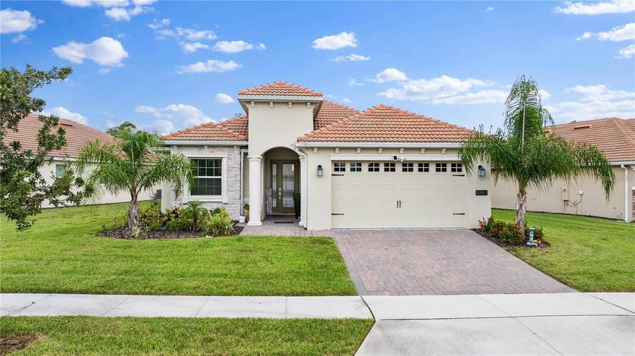 Property photo for 8887 FALLEN OAK DRIVE, Davenport, FL