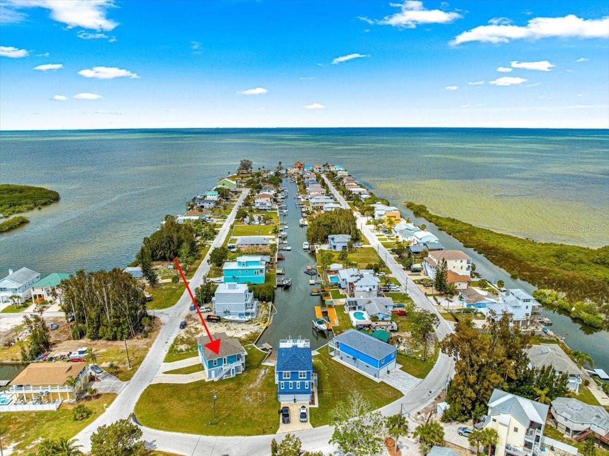 6771 SEAVIEW BOULEVARD, Hudson, FL 34667 6771 SEAVIEW BOULEVARD, Hudson, FL 34667