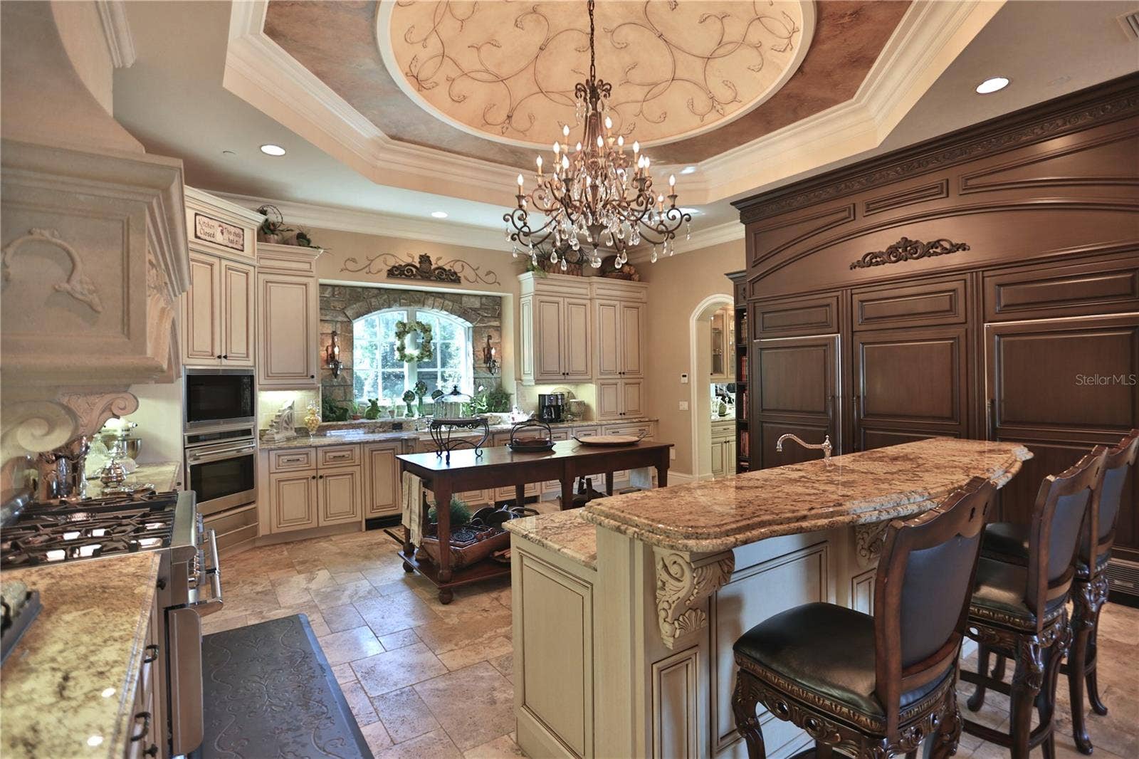 15305 NW HWY 320, Micanopy, FL 32667 Kitchen