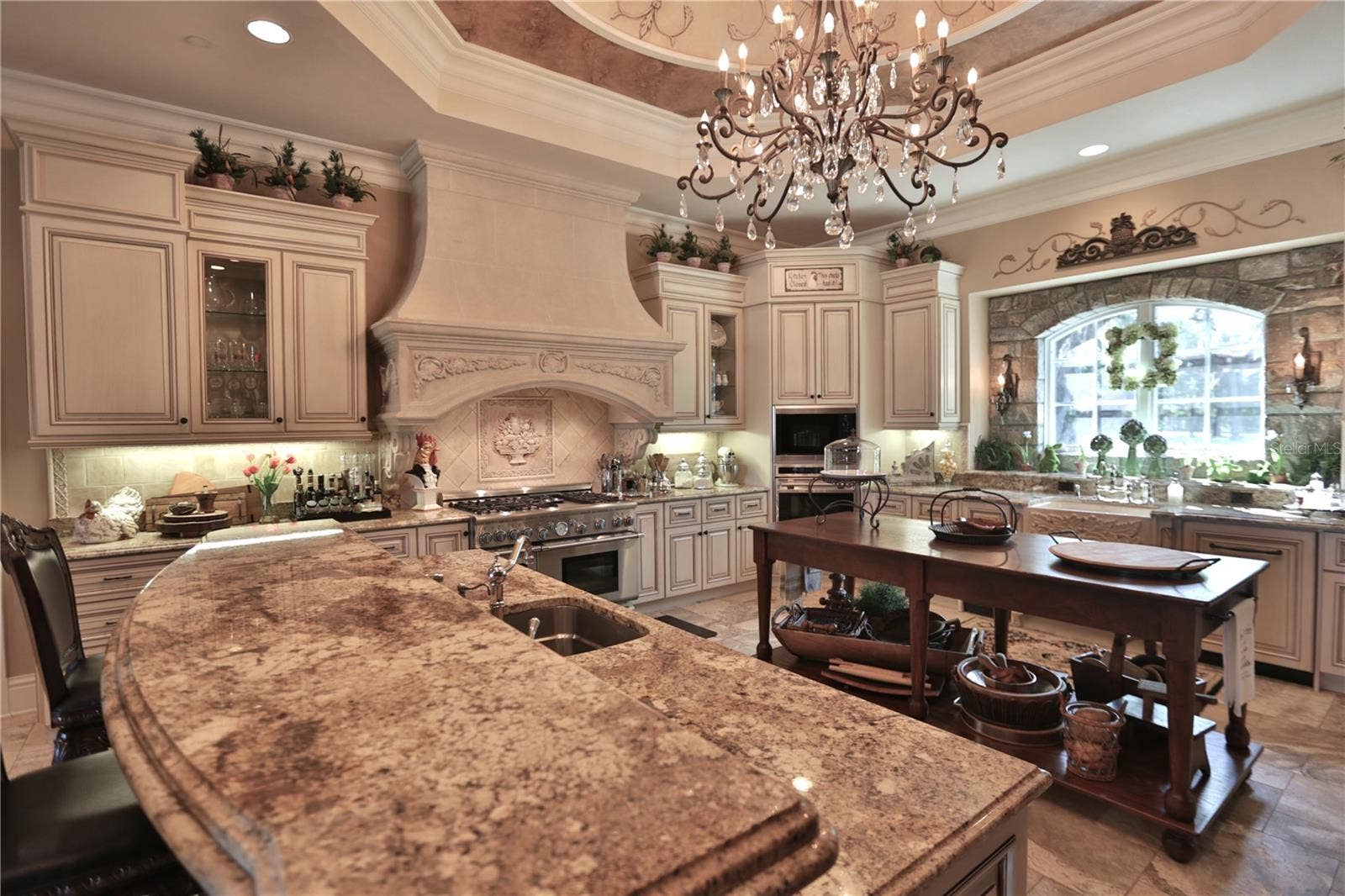 15305 NW HWY 320, Micanopy, FL 32667 Kitchen
