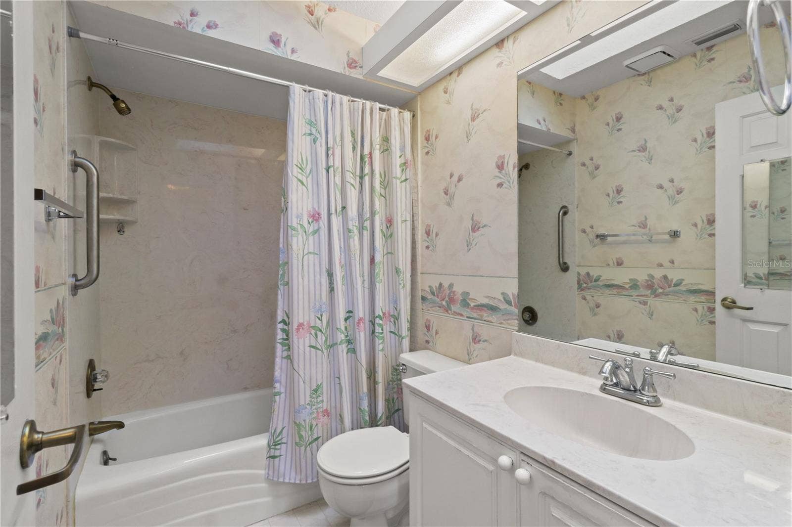 7734 SW 114TH LOOP, Ocala, FL 34476 Guest Full Bathroom