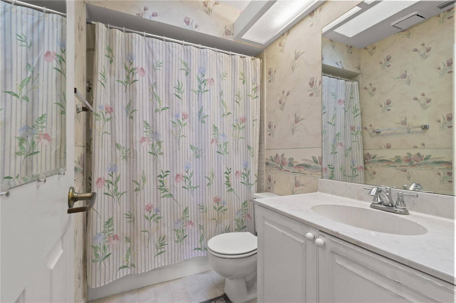 7734 SW 114TH LOOP, Ocala, FL 34476 Guest Full Bathroom