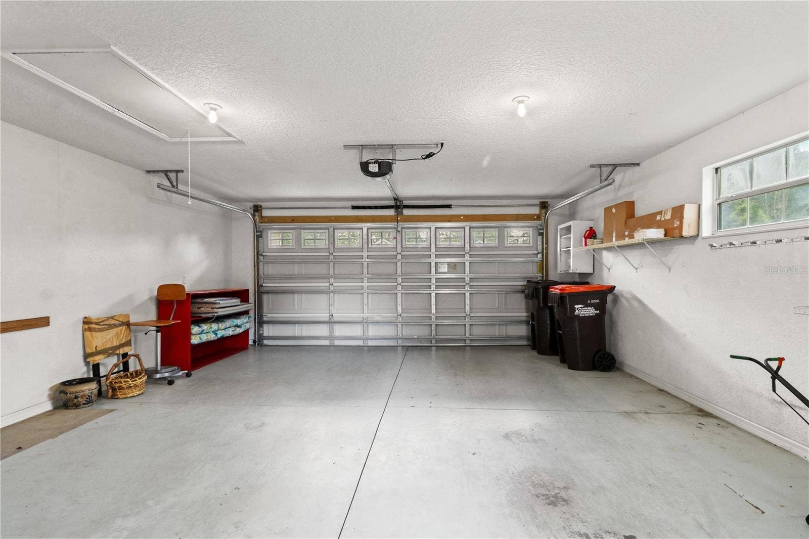 7734 SW 114TH LOOP, Ocala, FL 34476 Garage