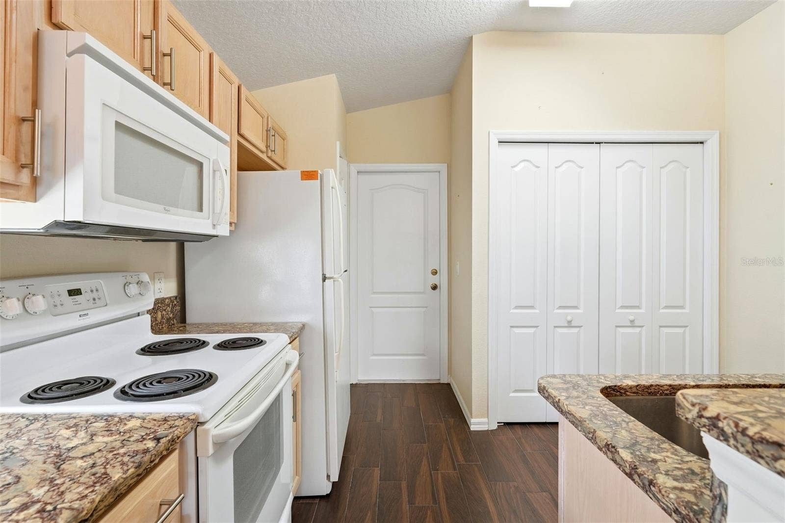 2311 N ANDREA POINT, Lecanto, FL 34461 Kitchen has pantry closet and closet for washer/dryer...included!