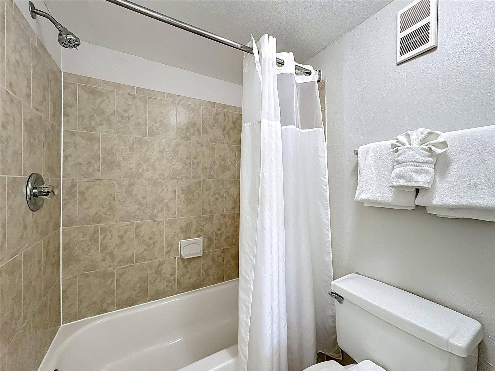 6337 PARC CORNICHE DRIVE, #2304, Orlando, FL 32821 6337 PARC CORNICHE DRIVE, #2304, Orlando, FL 32821