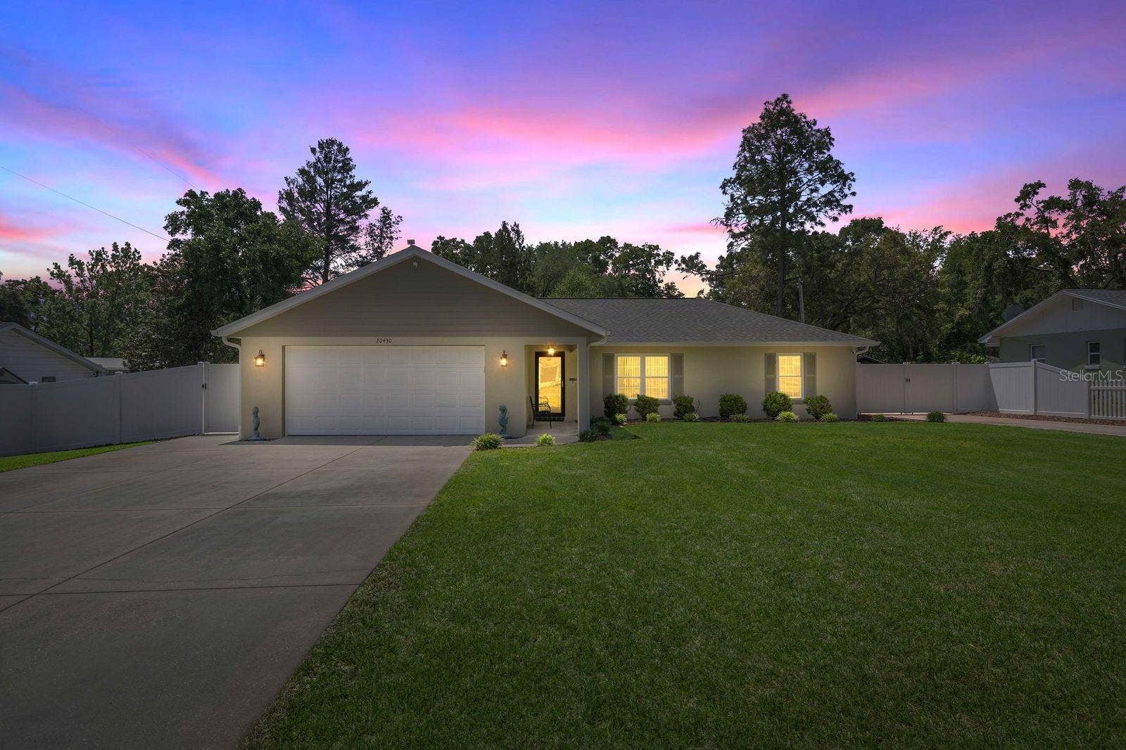 20430 SW 80TH PLACE ROAD, Dunnellon, FL 34431 Front of Home