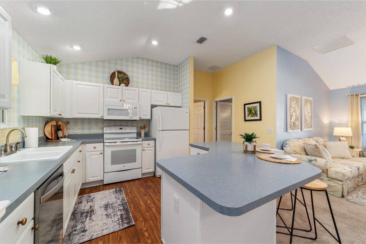17637 SE 80TH ALTAMAHA COURT, The Villages, FL 32162 17637 SE 80TH ALTAMAHA COURT, The Villages, FL 32162