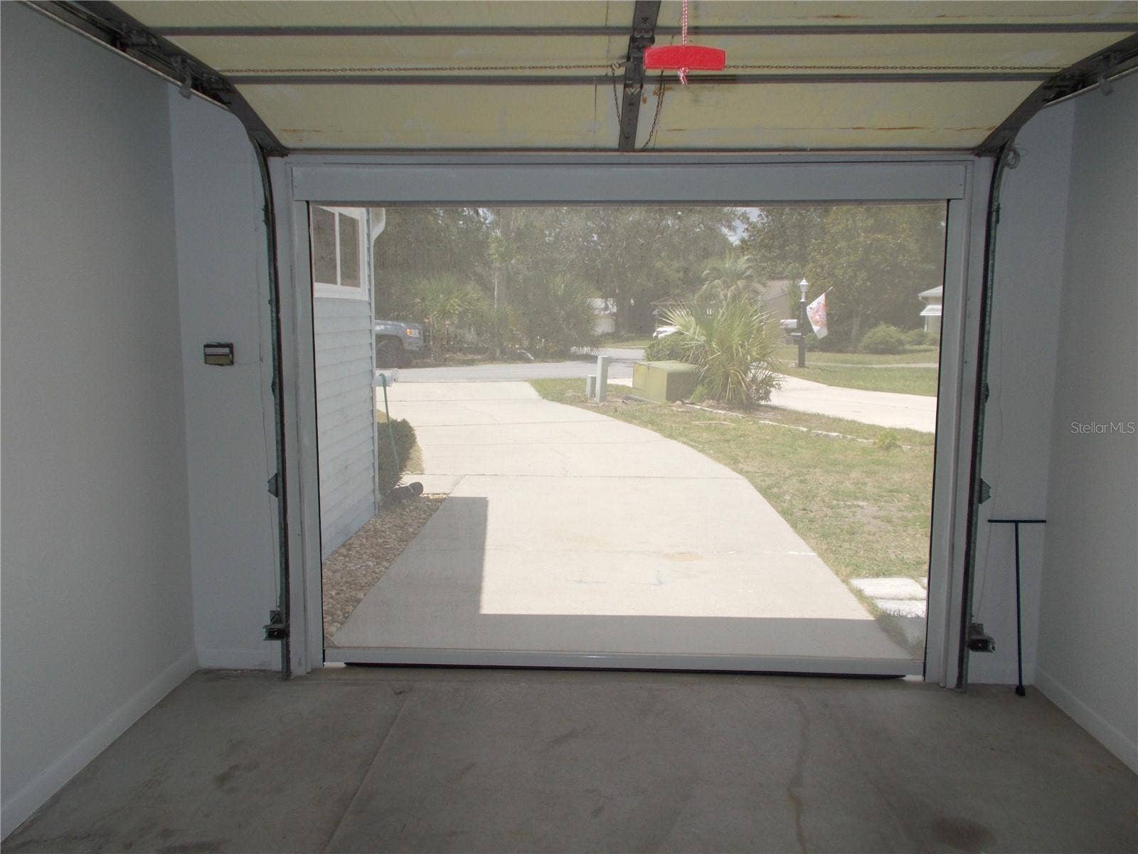 10877 SW 88TH COURT, Ocala, FL 34481 Garage screen