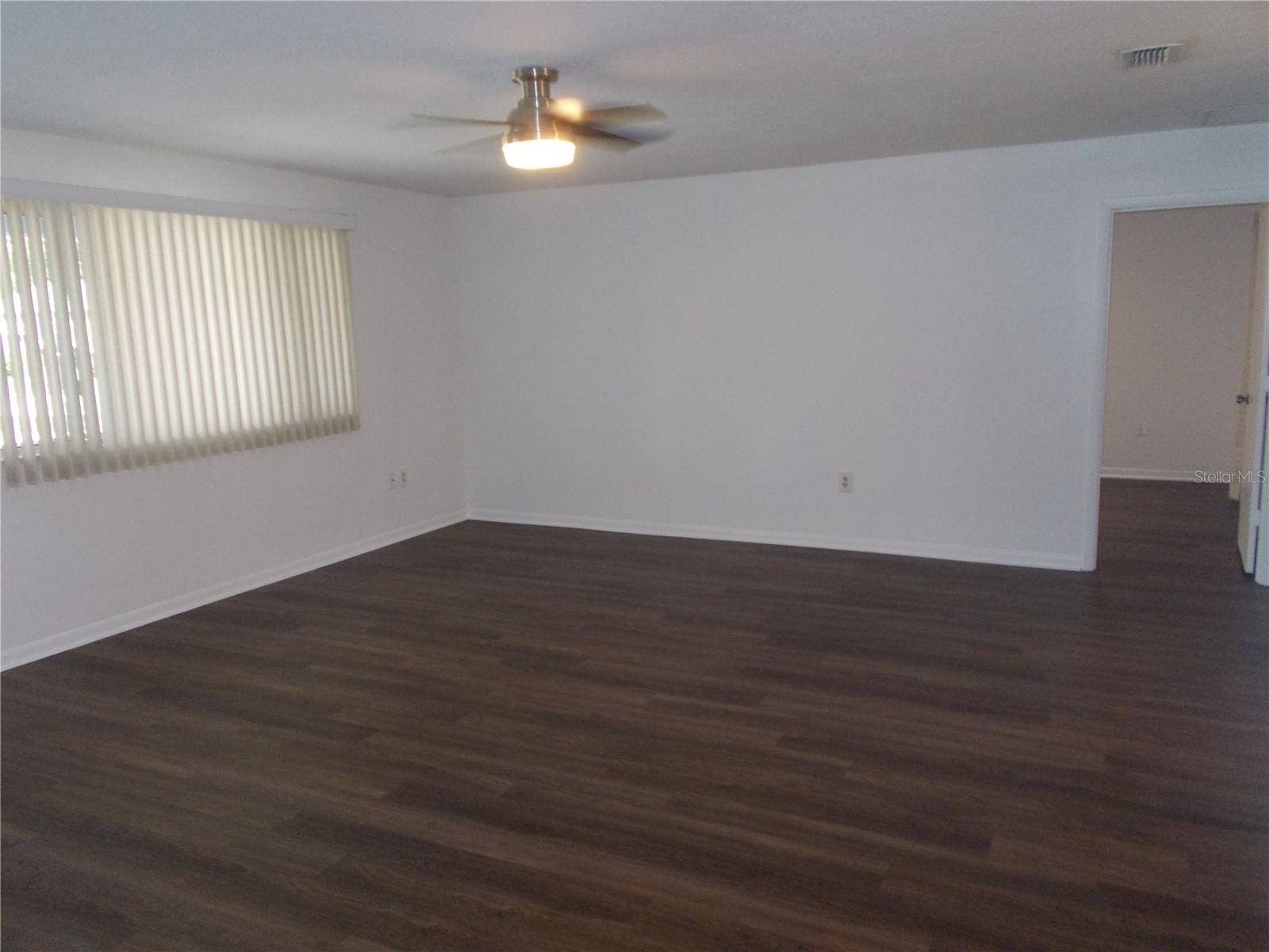 10877 SW 88TH COURT, Ocala, FL 34481 Living room