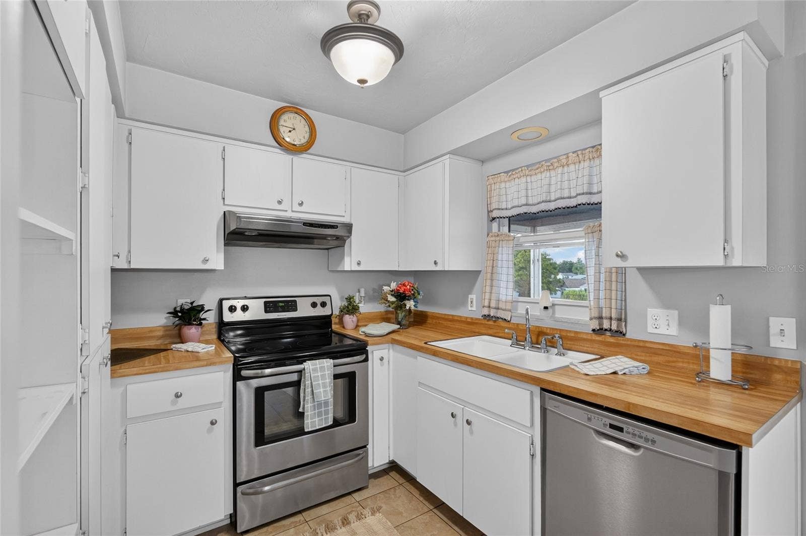 3705 N HONEYLOCUST DRIVE, Beverly Hills, FL 34465 3705 N HONEYLOCUST DRIVE, Beverly Hills, FL 34465
