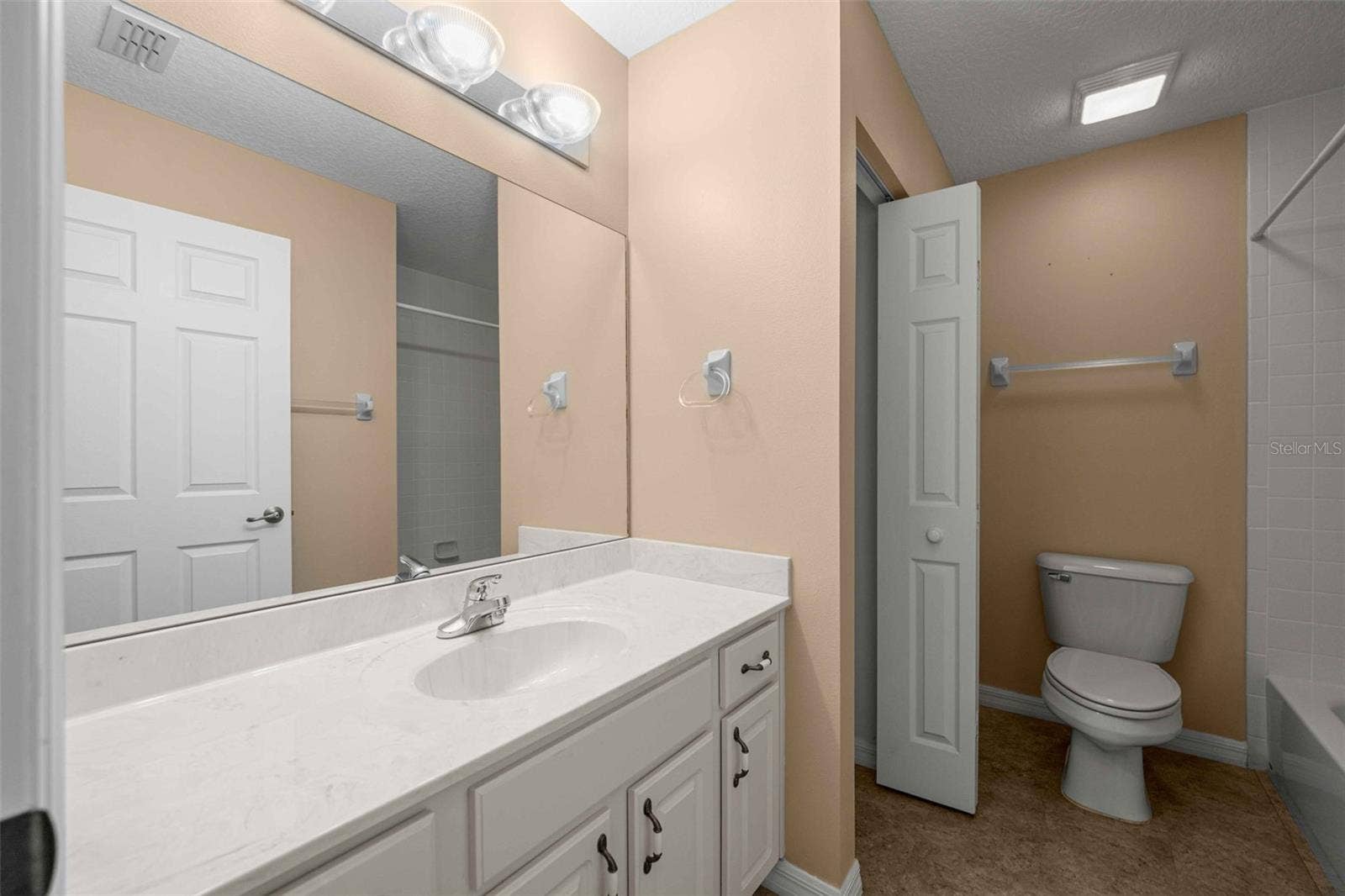 8459 SW 60TH COURT, Ocala, FL 34476 Bathroom 2