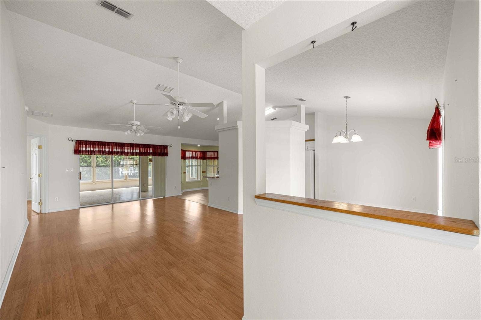8459 SW 60TH COURT, Ocala, FL 34476 Entry Way