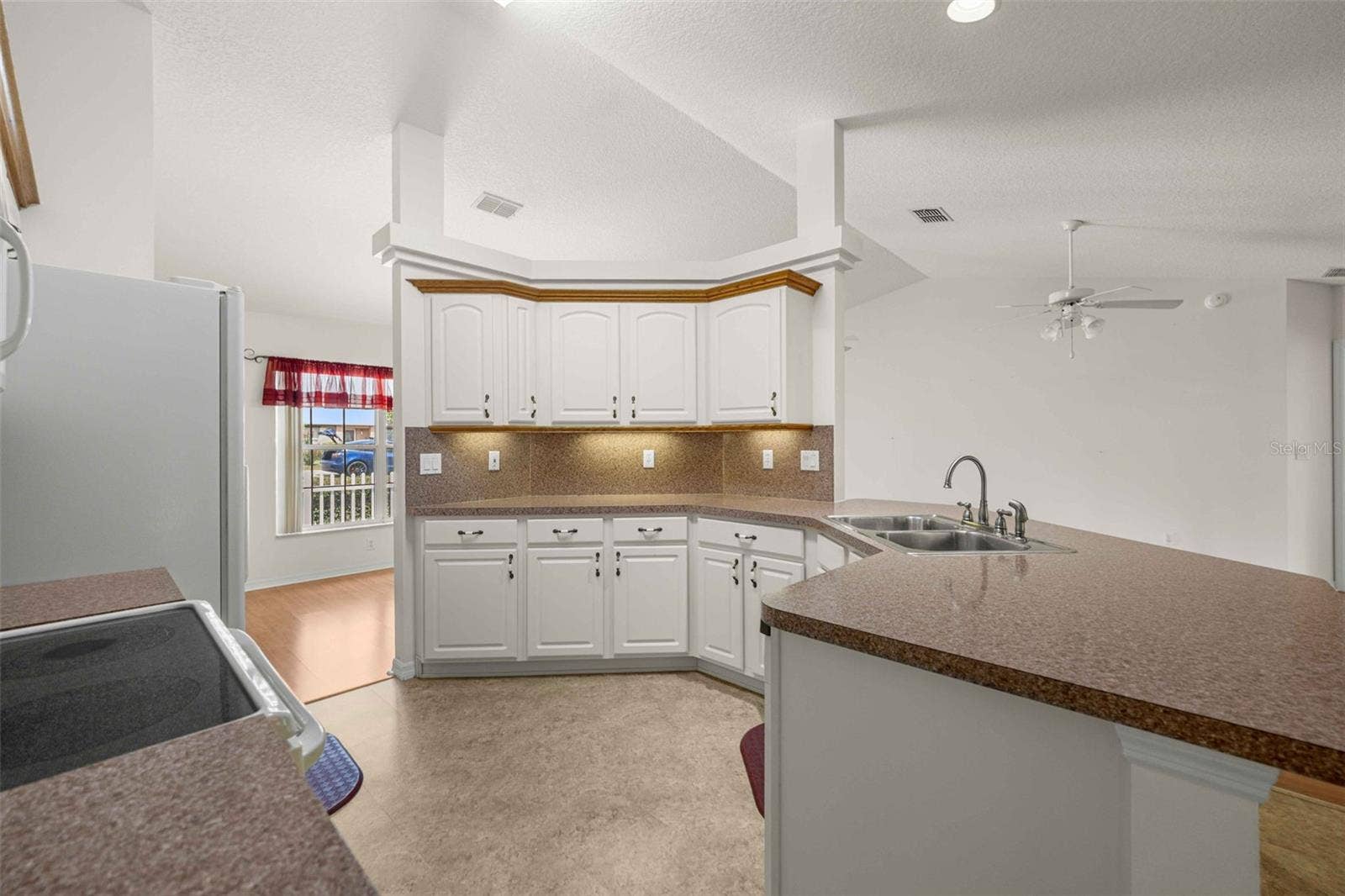 8459 SW 60TH COURT, Ocala, FL 34476 Kitchen