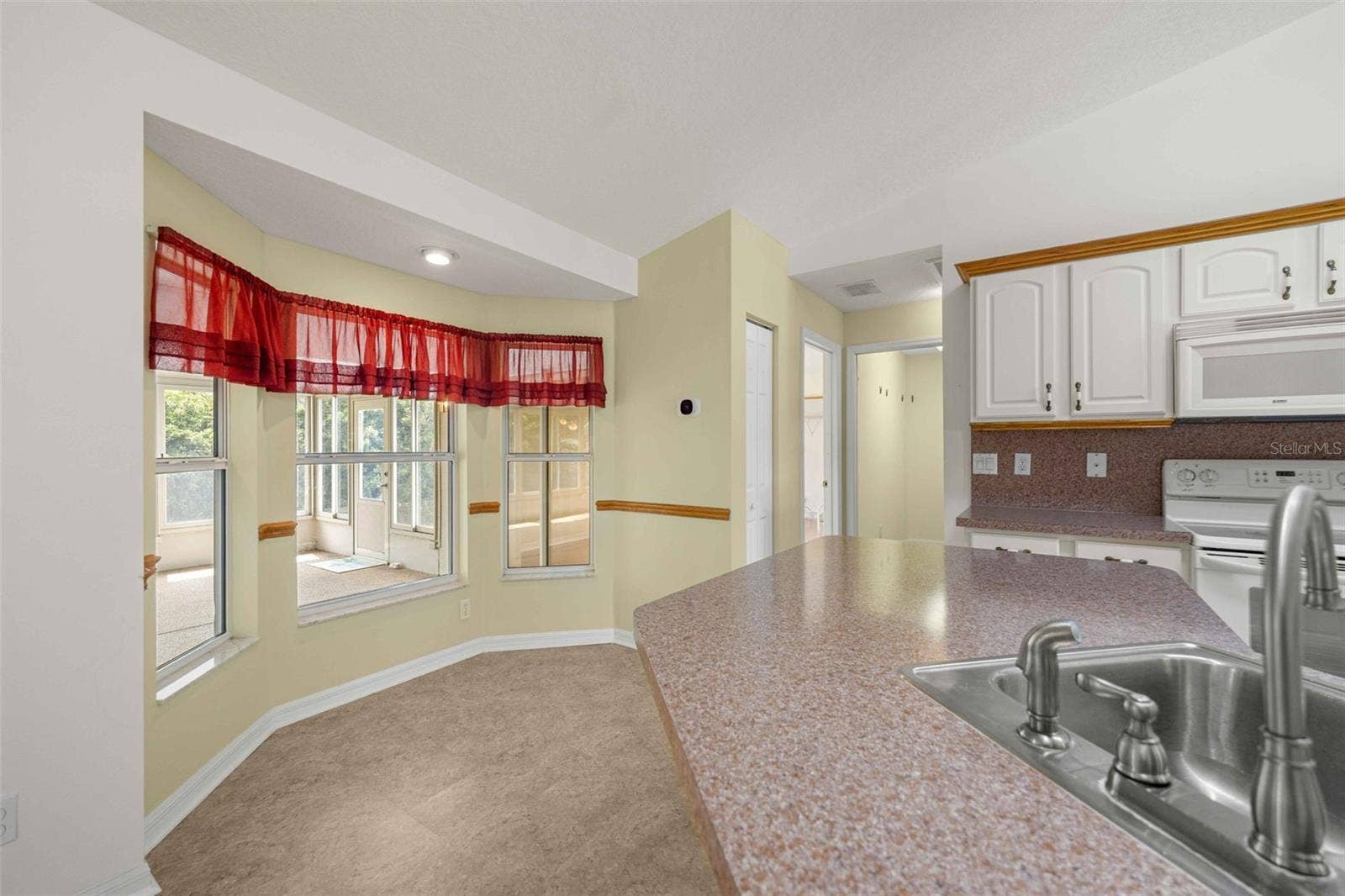 8459 SW 60TH COURT, Ocala, FL 34476 Breakfast nook