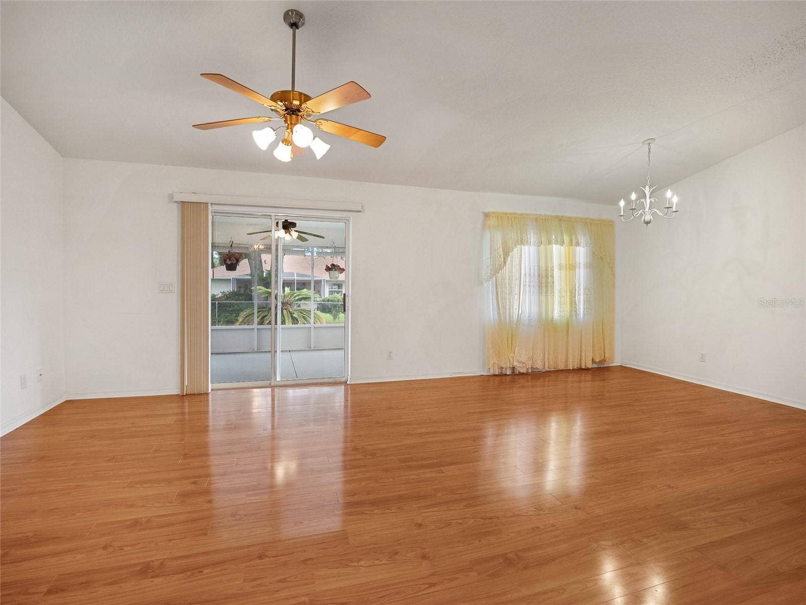 Living Room/Dinning Room