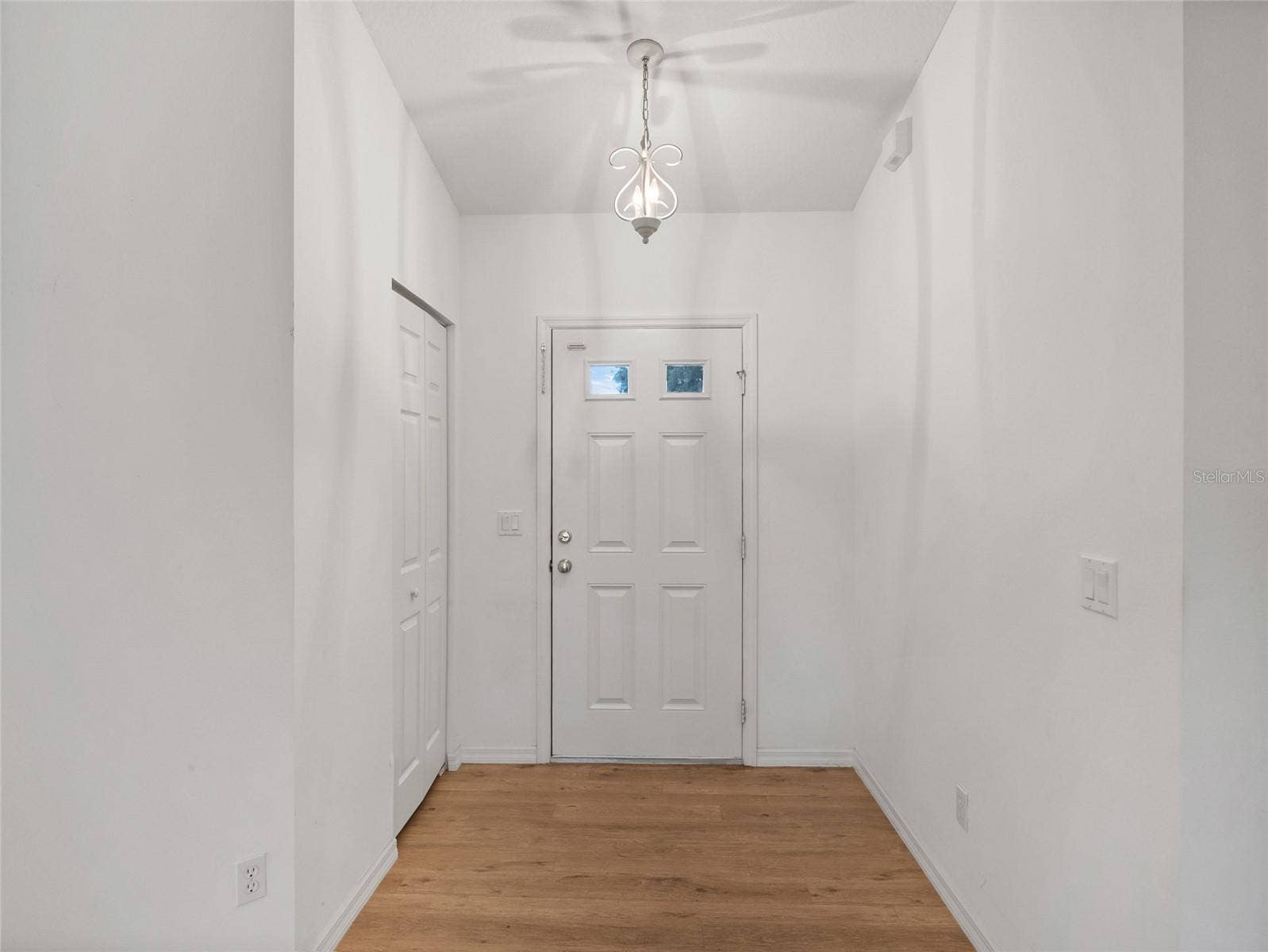 Hallway to front Door