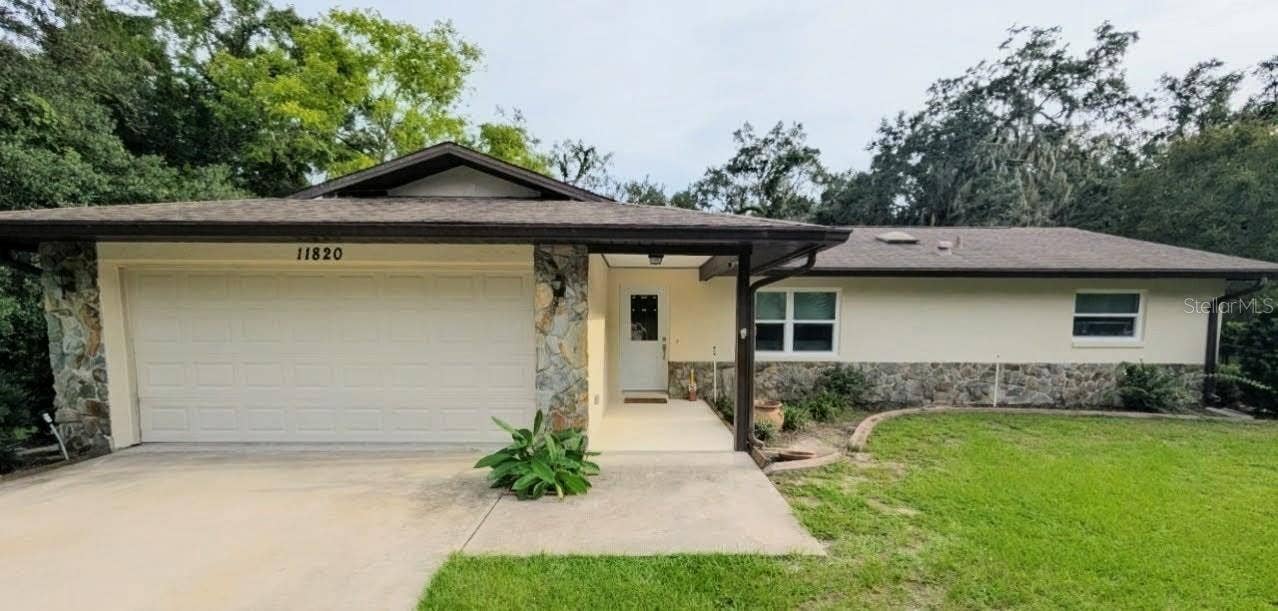 11820 W FISHERMAN LANE, Homosassa, FL 34448 POOL HOME with Beautifully Updated Interior!