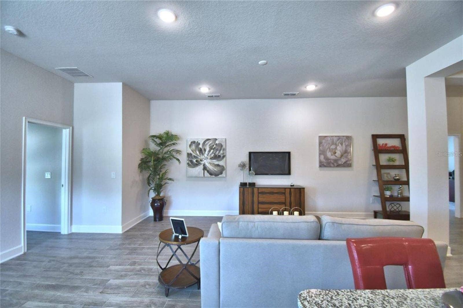 2413 NW 23RD AVENUE, Ocala, FL 34475 Similar home with same floorplan. Colors and options may vary.