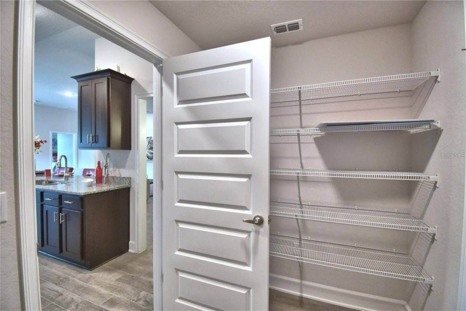 2413 NW 23RD AVENUE, Ocala, FL 34475 Similar home with same floorplan. Colors and options may vary.