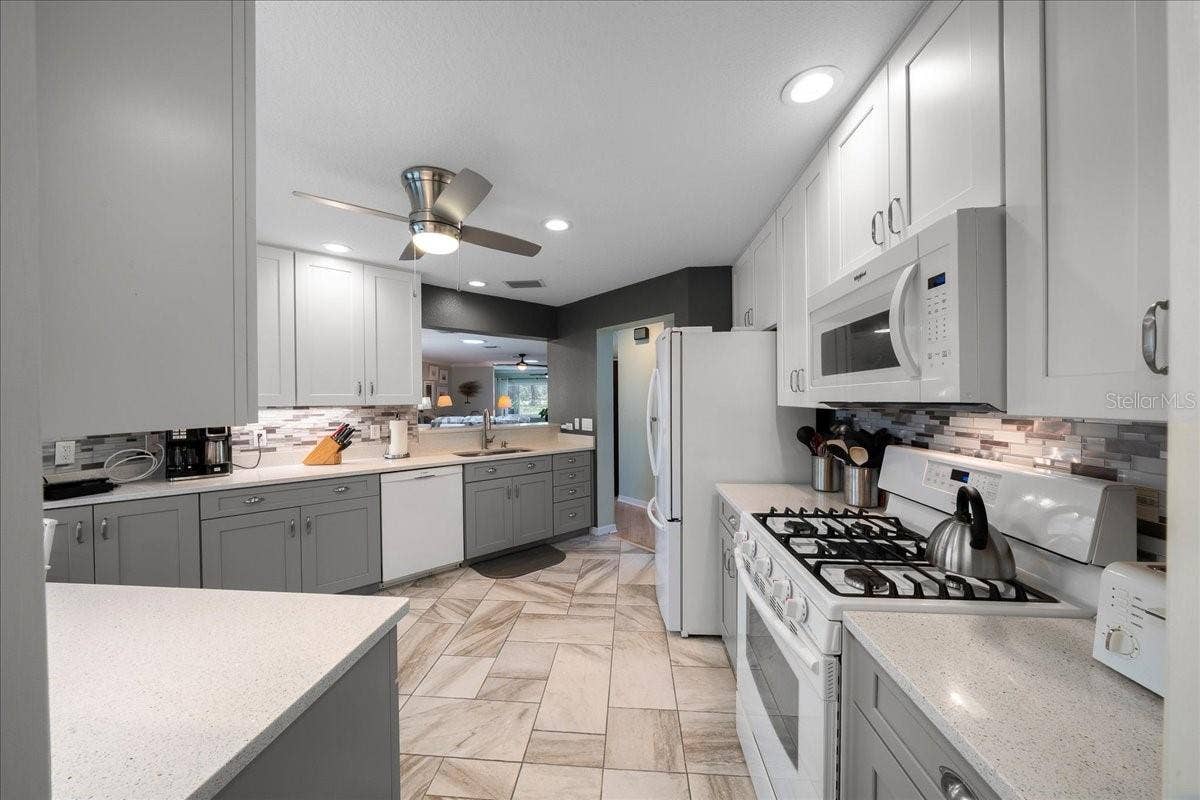 9122 SW 102ND CIRCLE, Ocala, FL 34481 9122 SW 102ND CIRCLE, Ocala, FL 34481
