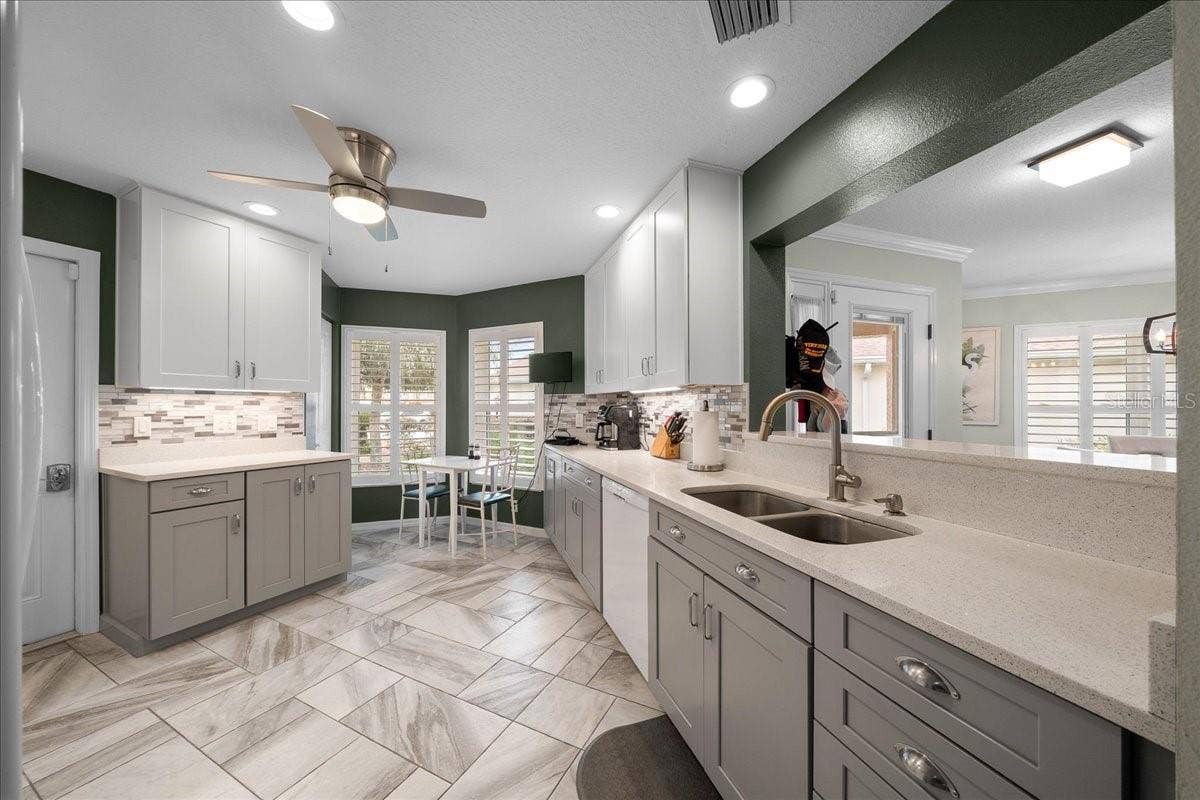9122 SW 102ND CIRCLE, Ocala, FL 34481 9122 SW 102ND CIRCLE, Ocala, FL 34481