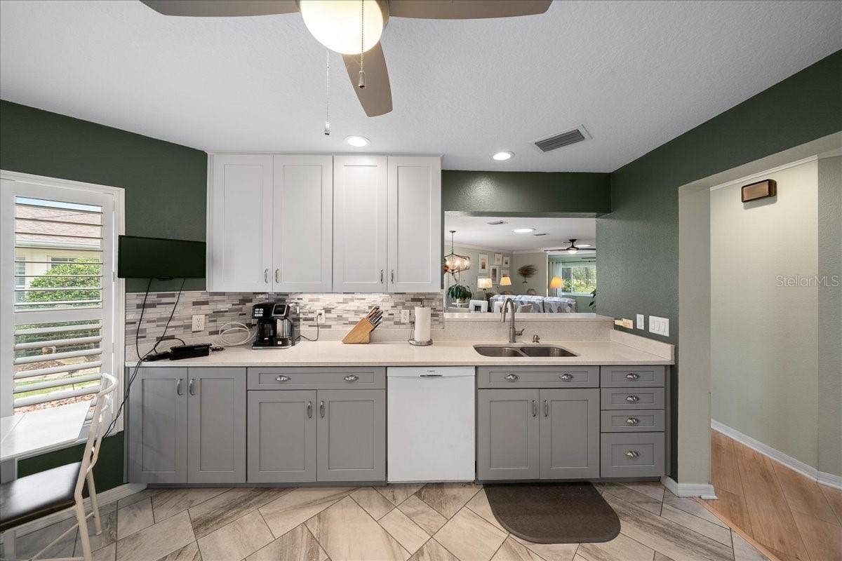 9122 SW 102ND CIRCLE, Ocala, FL 34481 9122 SW 102ND CIRCLE, Ocala, FL 34481