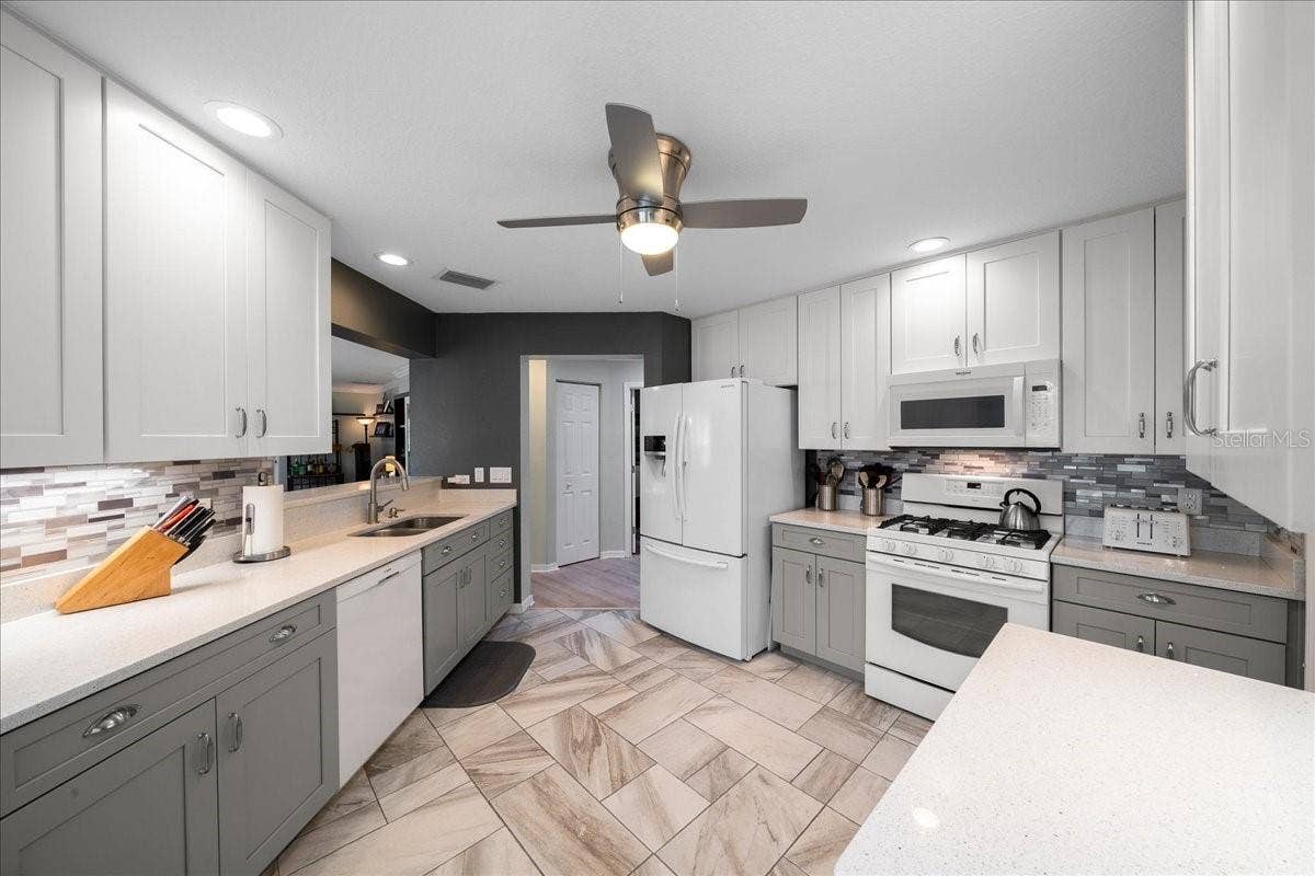 9122 SW 102ND CIRCLE, Ocala, FL 34481 9122 SW 102ND CIRCLE, Ocala, FL 34481