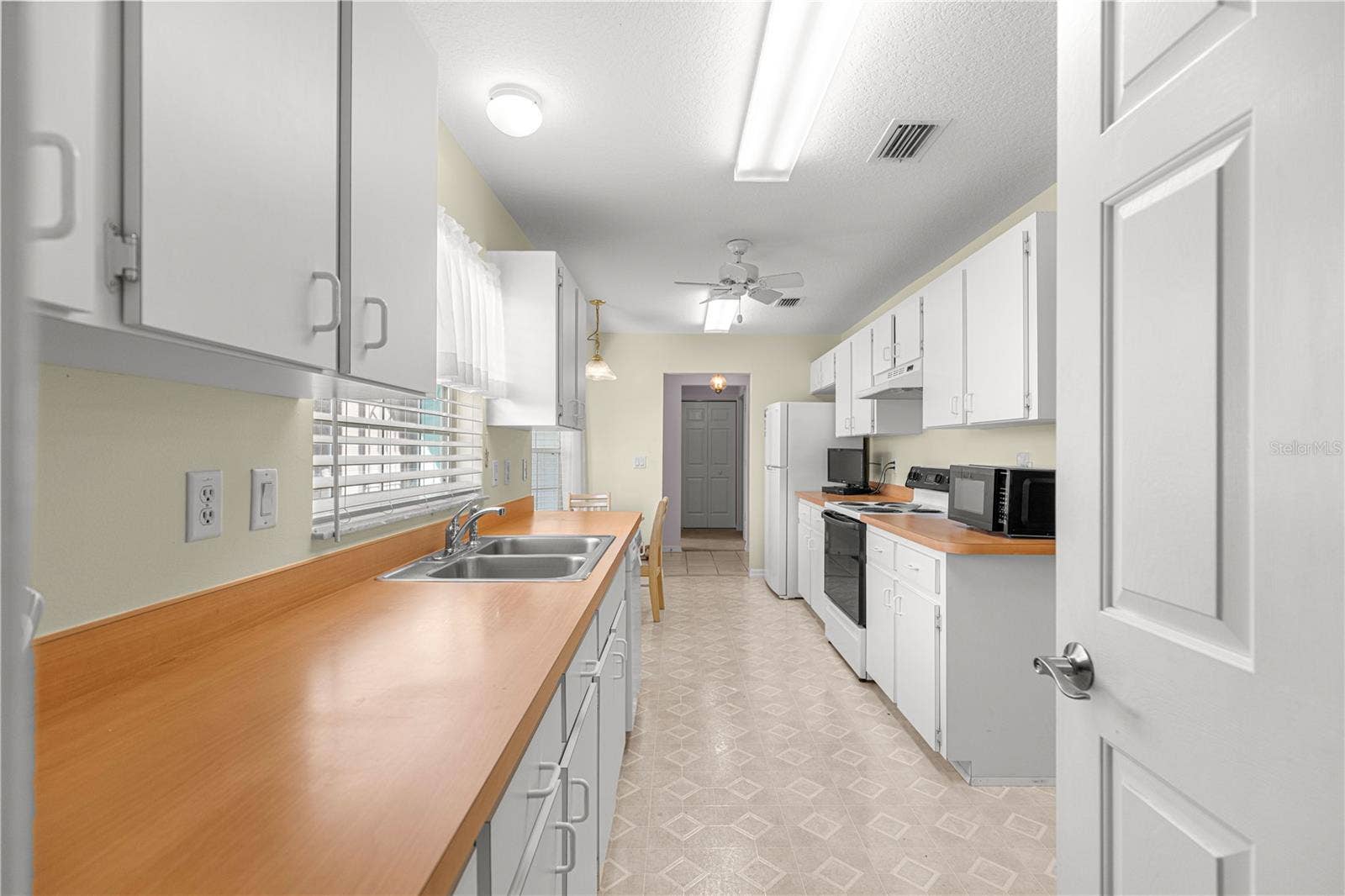 6201 SW 84TH PLACE, Ocala, FL 34476 6201 SW 84TH PLACE, Ocala, FL 34476