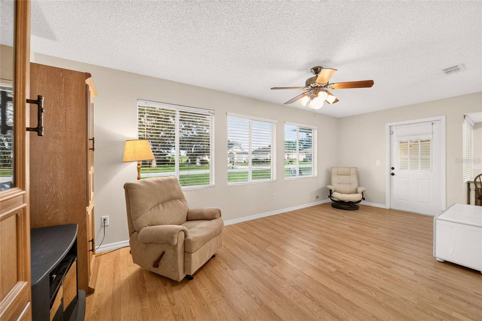 8661 SW 65TH TERRACE, Ocala, FL 34476 family room