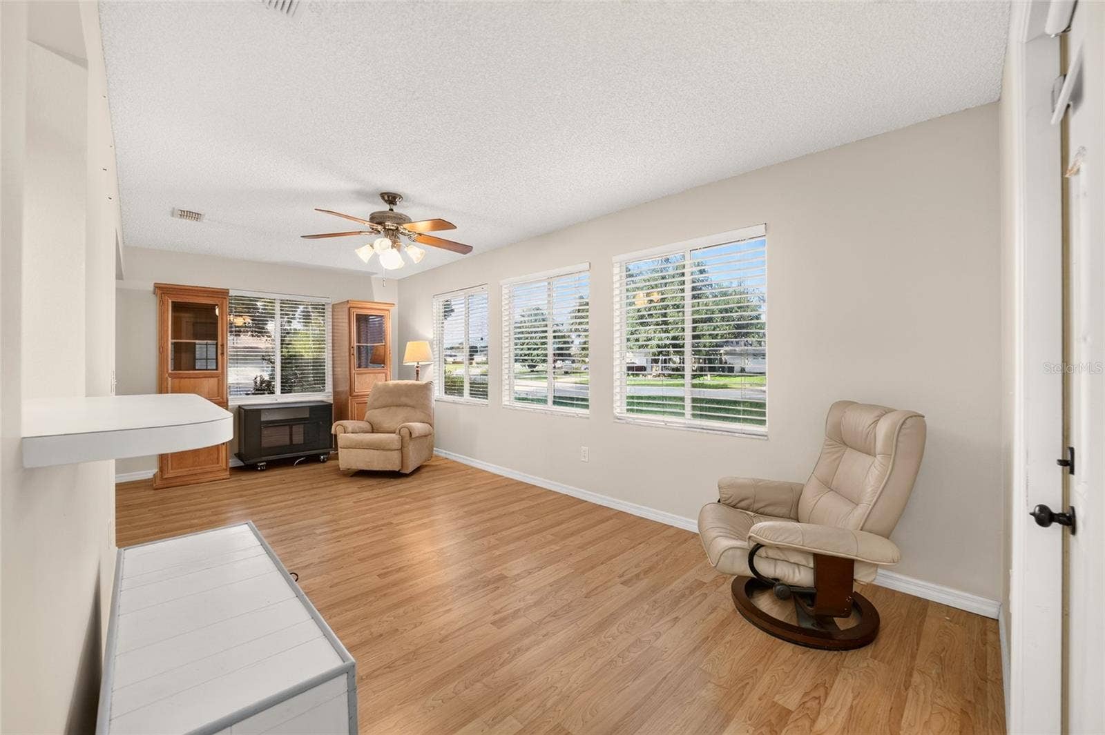 8661 SW 65TH TERRACE, Ocala, FL 34476 family room