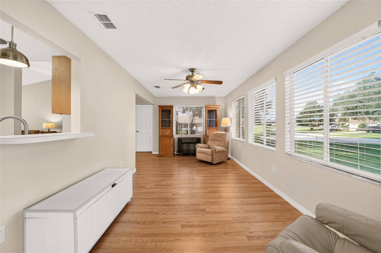 8661 SW 65TH TERRACE, Ocala, FL 34476 family room
