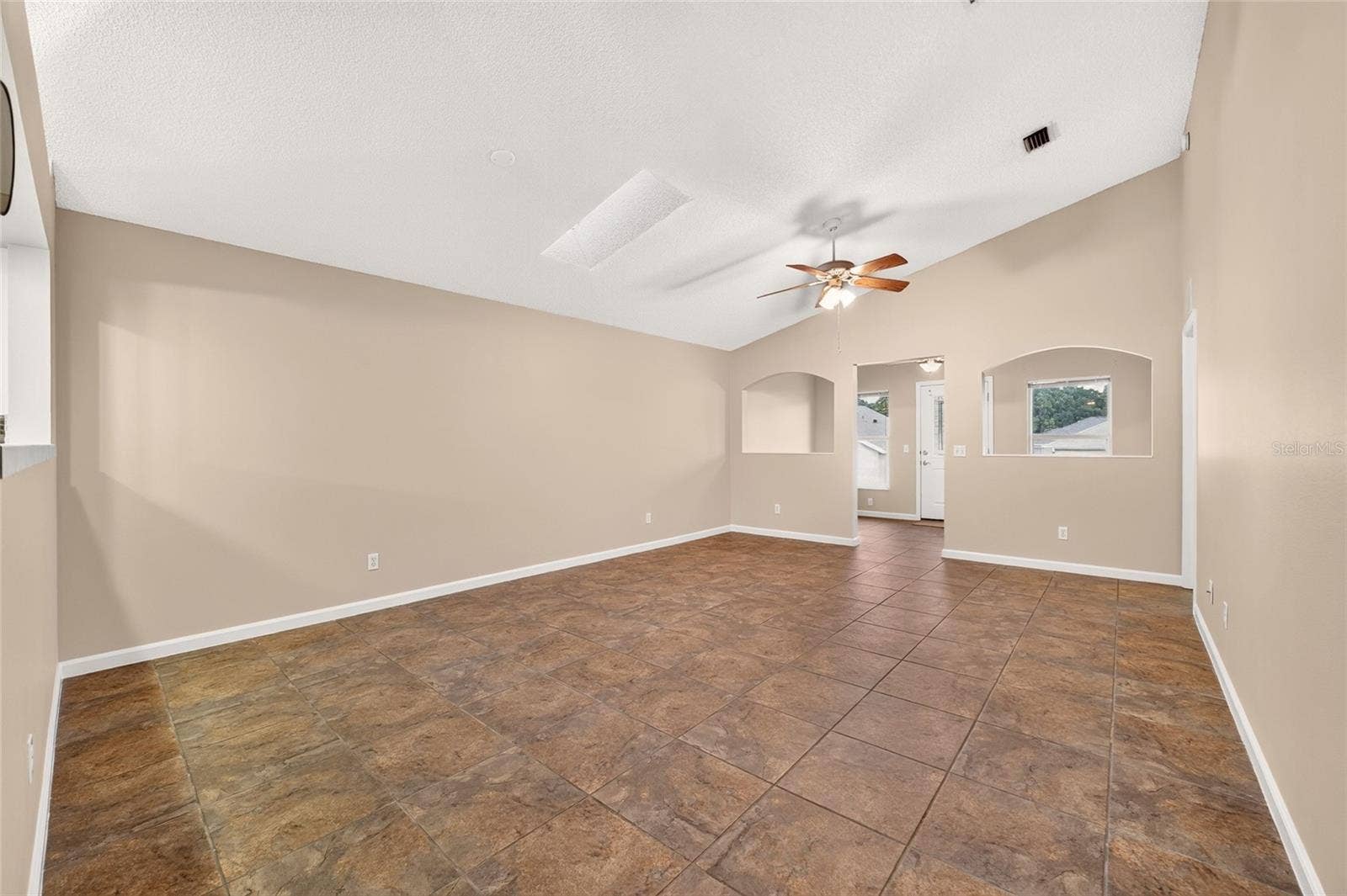 1923 NW 50TH CIRCLE, Ocala, FL 34482 Living Room