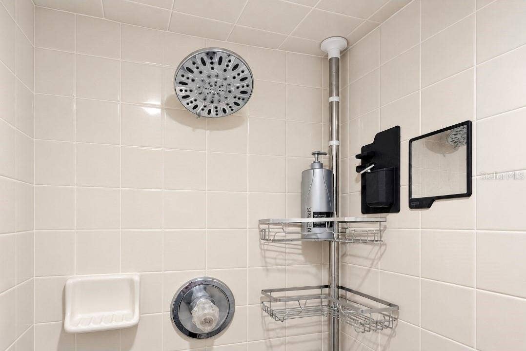 9282 SW 109TH LANE, Ocala, FL 34481 Rain head for easy self care