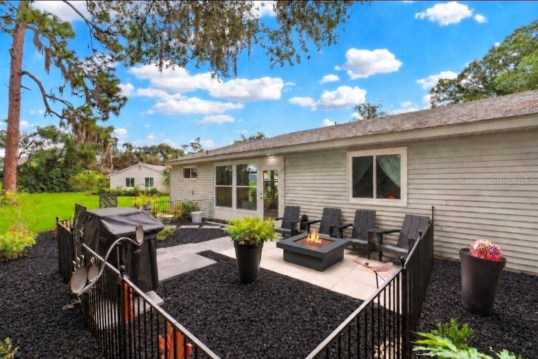 9282 SW 109TH LANE, Ocala, FL 34481 Pet friendly Garden Fence