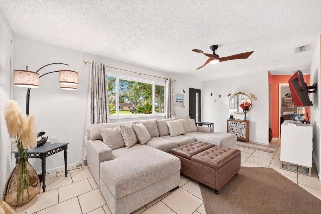 9282 SW 109TH LANE, Ocala, FL 34481 Plenty of space for your big comfy furniture