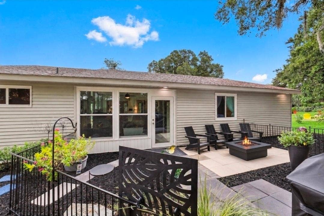 9282 SW 109TH LANE, Ocala, FL 34481 Bring your suitcase , dreams and goals-its all possible here