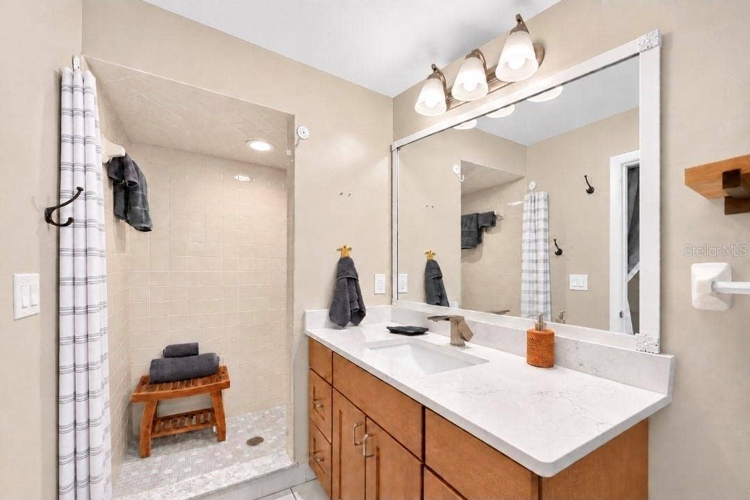 9282 SW 109TH LANE, Ocala, FL 34481 Ergo height vanity, modern faucet and QUARTZ