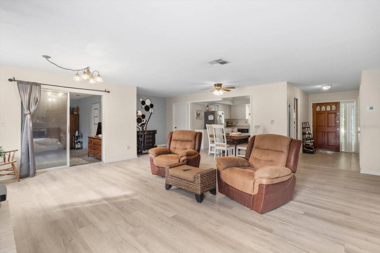 937 N MCGOWAN AVENUE, Crystal River, FL 34429 937 N MCGOWAN AVENUE, Crystal River, FL 34429
