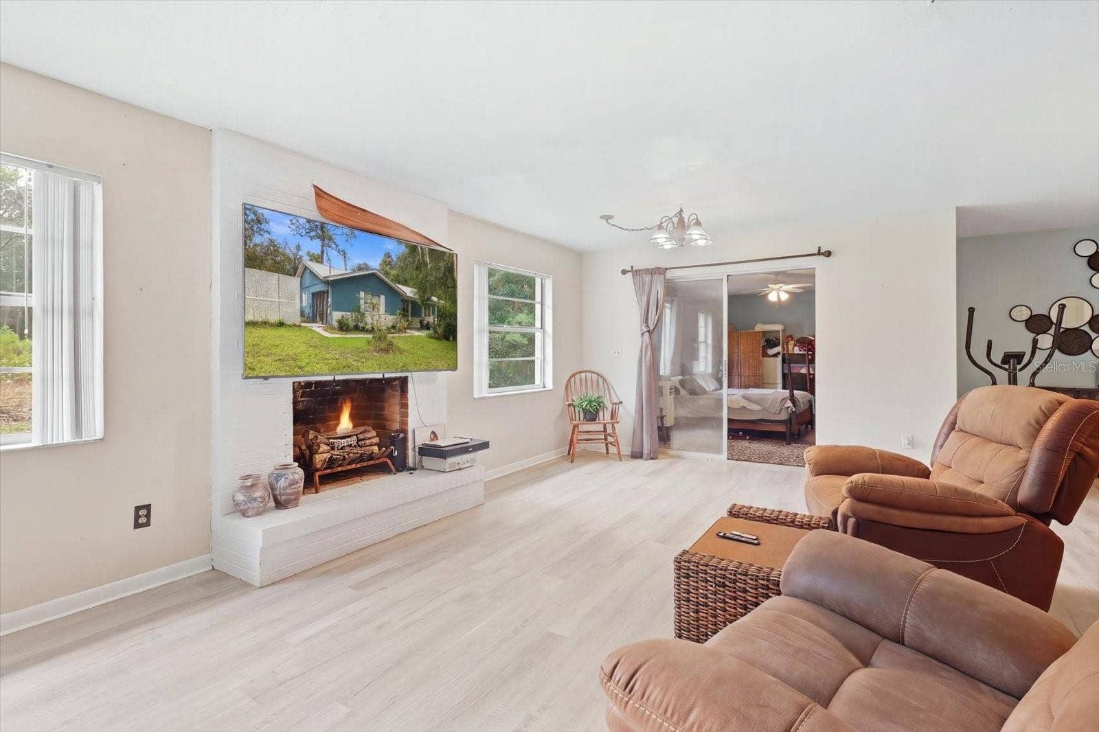 937 N MCGOWAN AVENUE, Crystal River, FL 34429 937 N MCGOWAN AVENUE, Crystal River, FL 34429