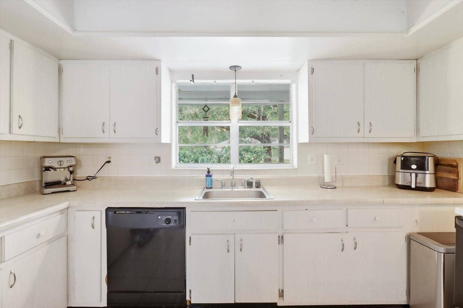 937 N MCGOWAN AVENUE, Crystal River, FL 34429 937 N MCGOWAN AVENUE, Crystal River, FL 34429