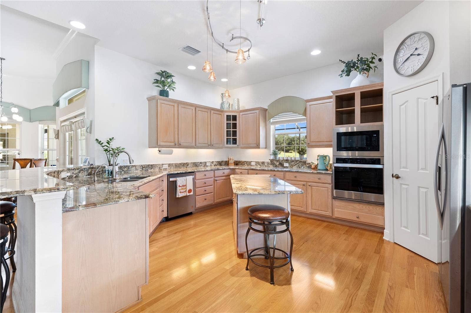 1800 ST. JAMES CIRCLE, The Villages, FL 32162