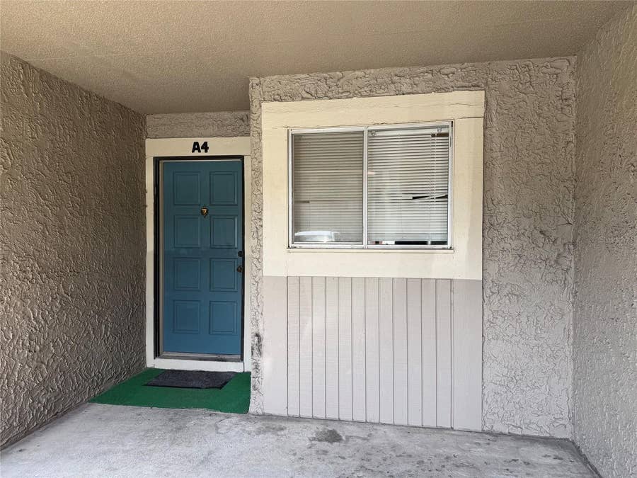 Property photo for 6308 NEWTOWN CIRCLE, #8A4, Tampa, FL