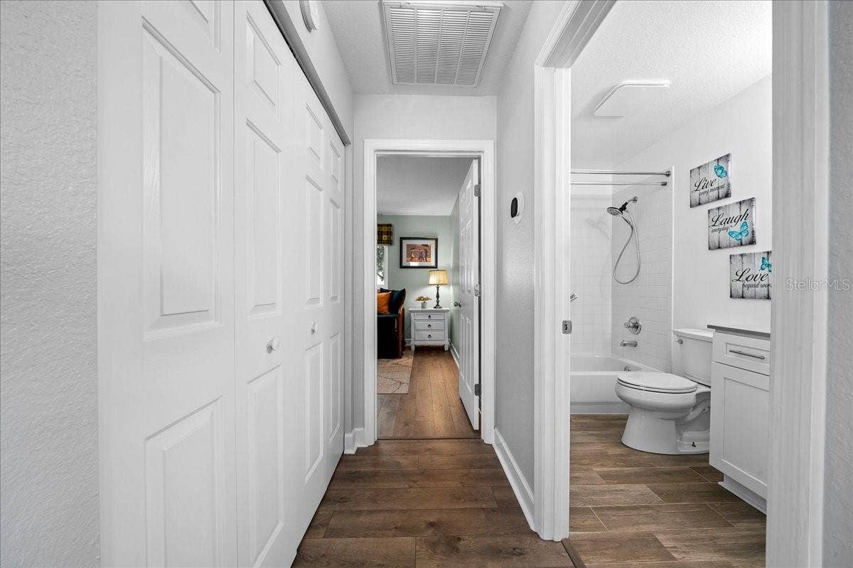 13618 SW 111TH CIRCLE, Dunnellon, FL 34432 l linen/storage closet