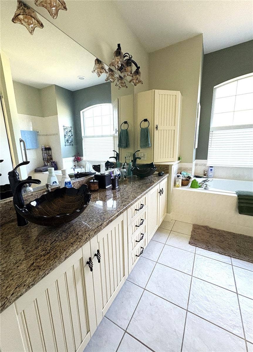 19588 SW 86TH LANE, Dunnellon, FL 34432 Dual sinks