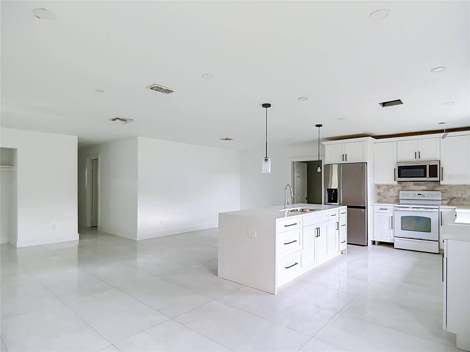 1514 WRIGHT DRIVE, Lakeland, FL 33805 1514 WRIGHT DRIVE, Lakeland, FL 33805