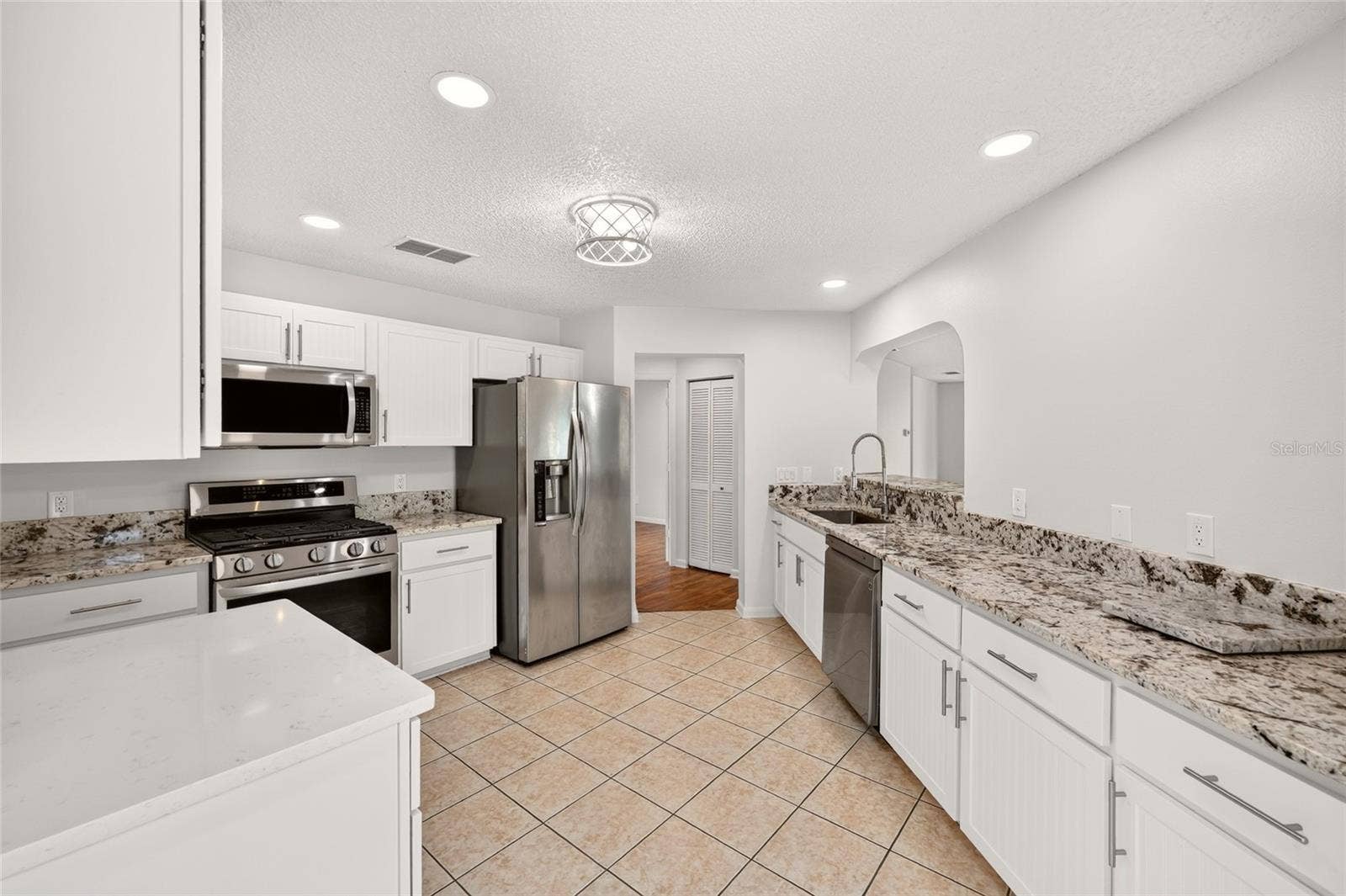 9469 SW 93RD LOOP, Ocala, FL 34481