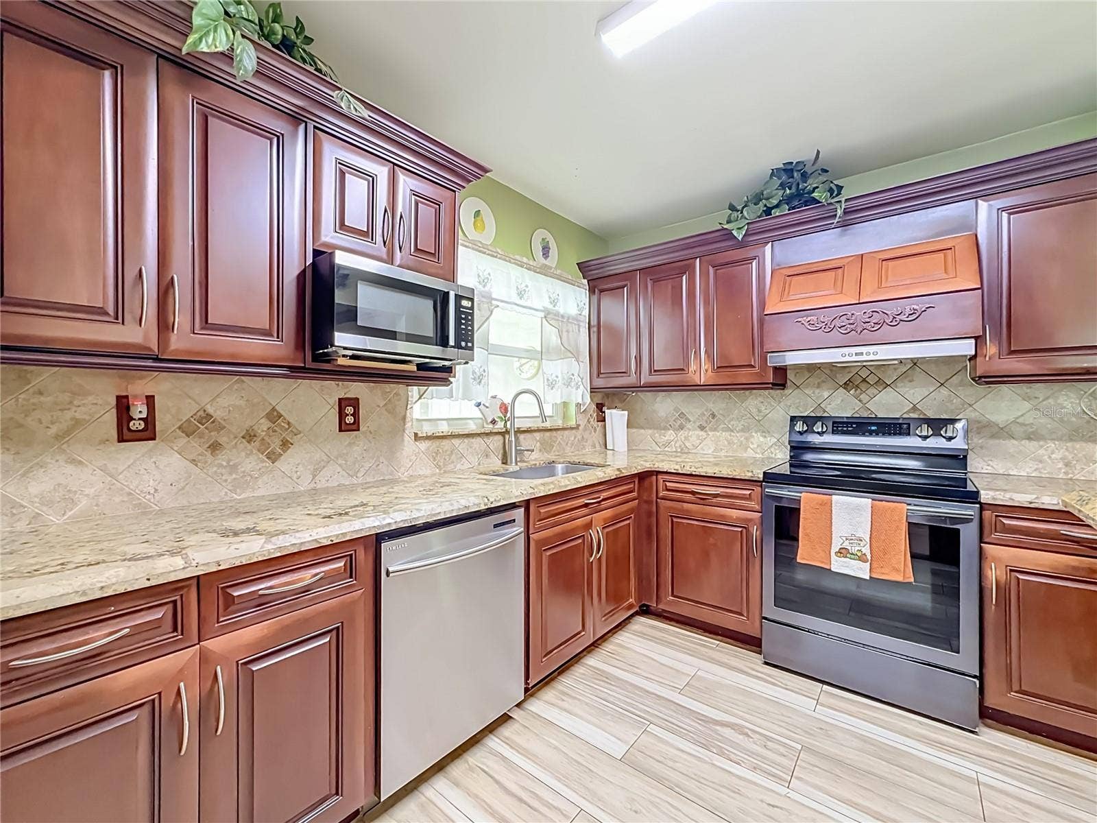 19731 NW 33RD AVENUE, Miami Gardens, FL 33056