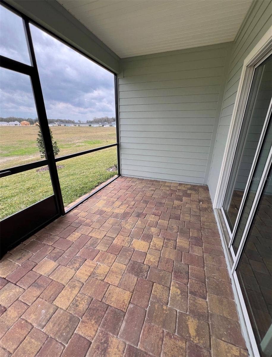 1843 NW 44TH COURT ROAD, Ocala, FL 34482 SCREENED IN LANAI