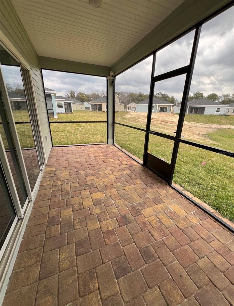 1843 NW 44TH COURT ROAD, Ocala, FL 34482 SCREENED IN LANAI
